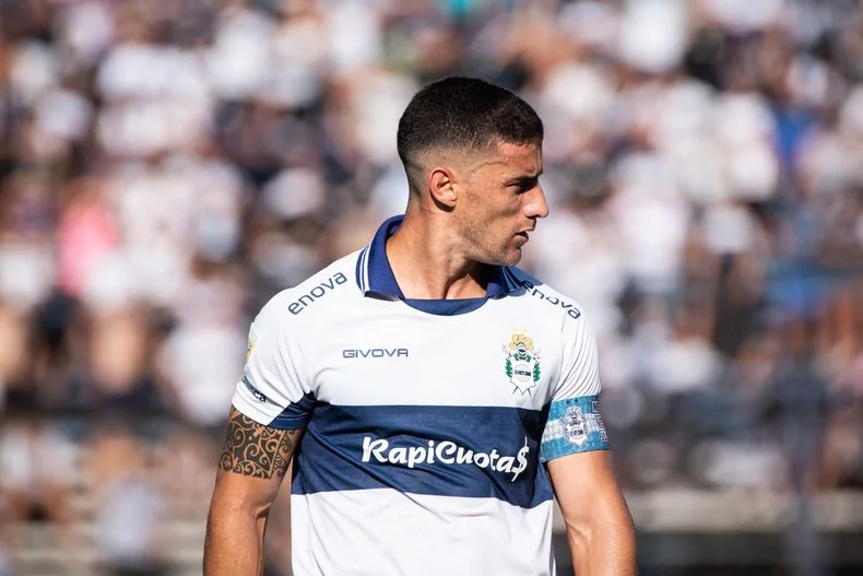 Leonardo Morales no continuará en Gimnasia, el defensor se irá tras seis años