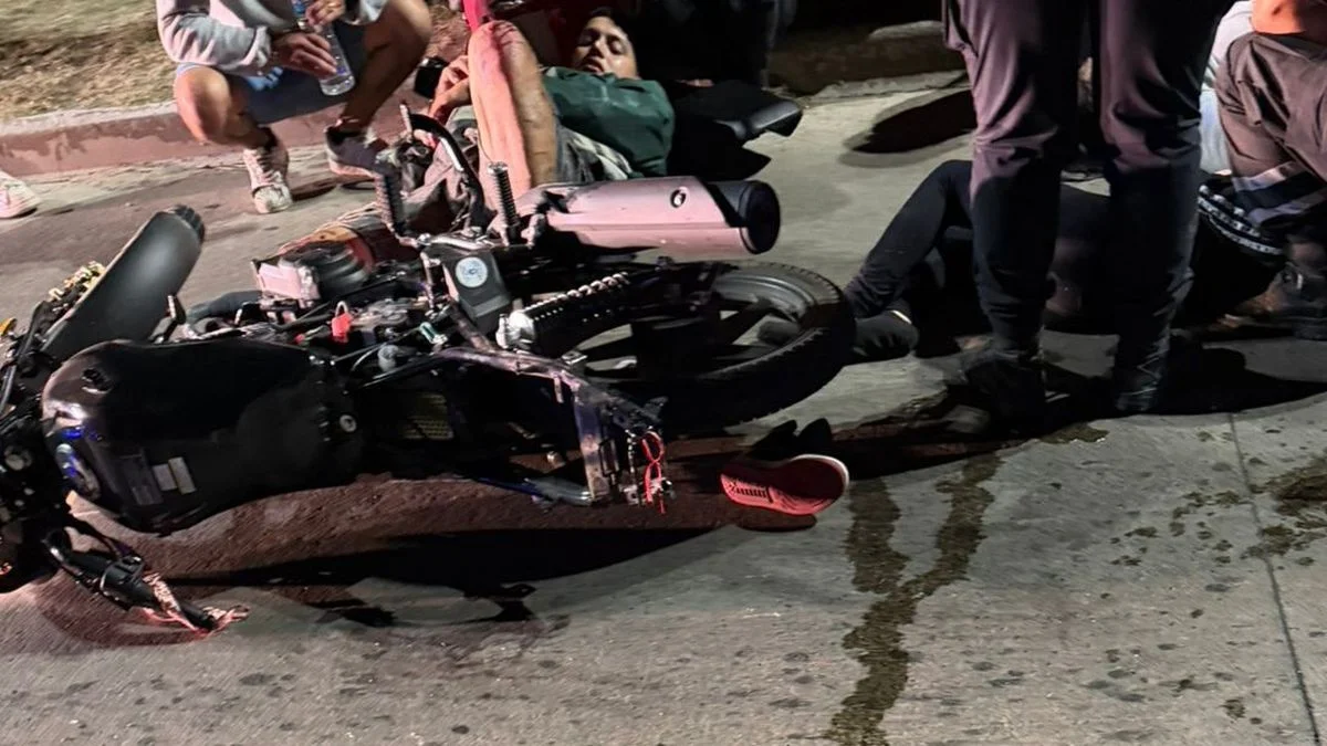 Tres motos chocaron entre sí en Melchor Romero