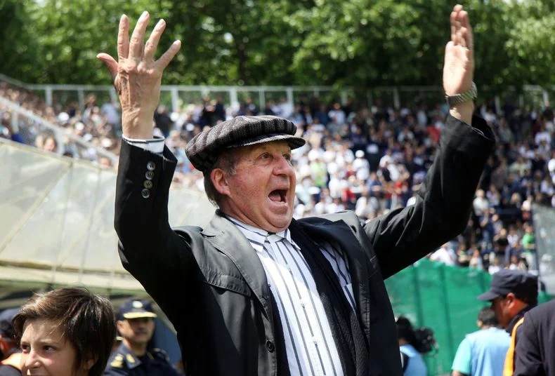 Carlos Timoteo Griguol fue recordado por todo Gimnasia