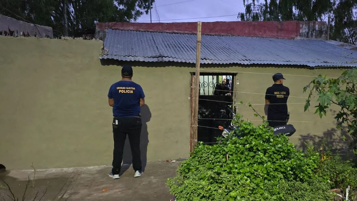 Desbarataron a dos bandas que vendían droga en La Plata y Berisso