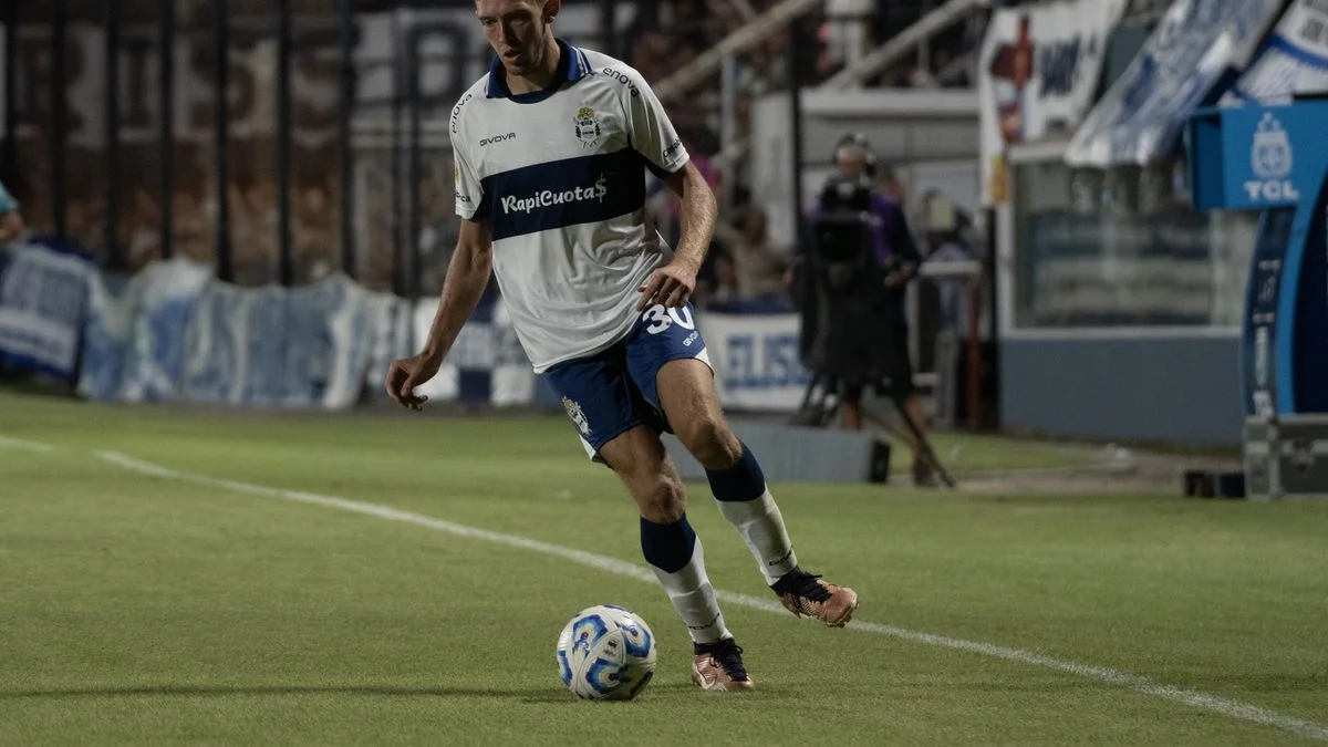 Gimnasia, a la espera de la oferta por Castillo y de la firma de Pérez