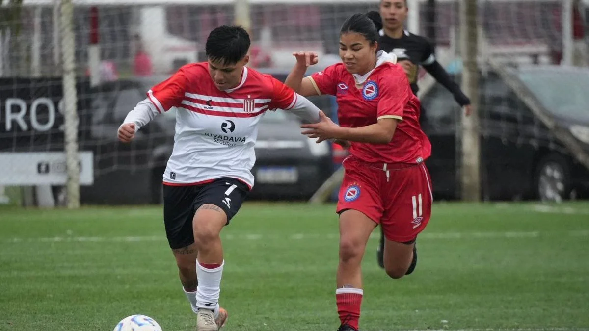Traspié de Estudiantes en el Torneo de Fútbol Femenino