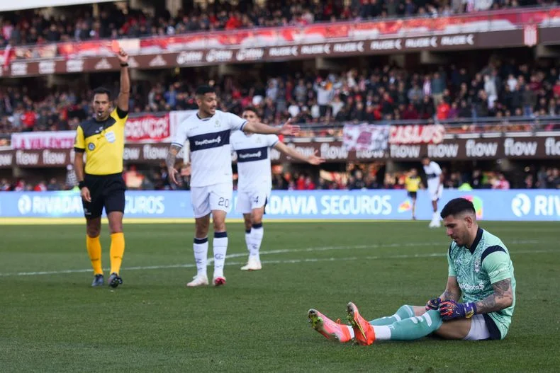 Una tarde fat&iacute;dica en un cl&aacute;sico dej&oacute; a Insfr&aacute;n afuera del equipo