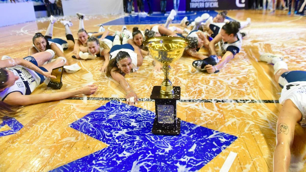 La alegría de Las Lobas campeonas desde adentro