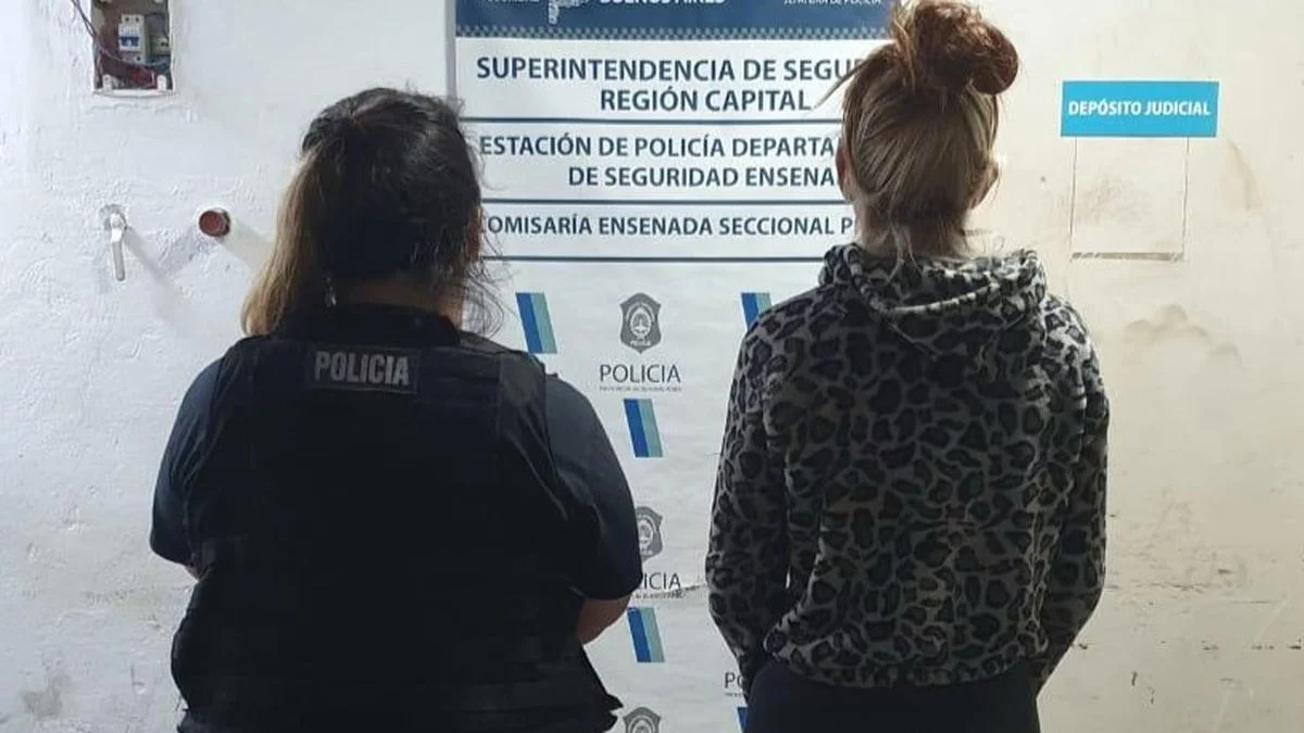 Prendió fuego una casa de Ensenada con su expareja y la actual dentro