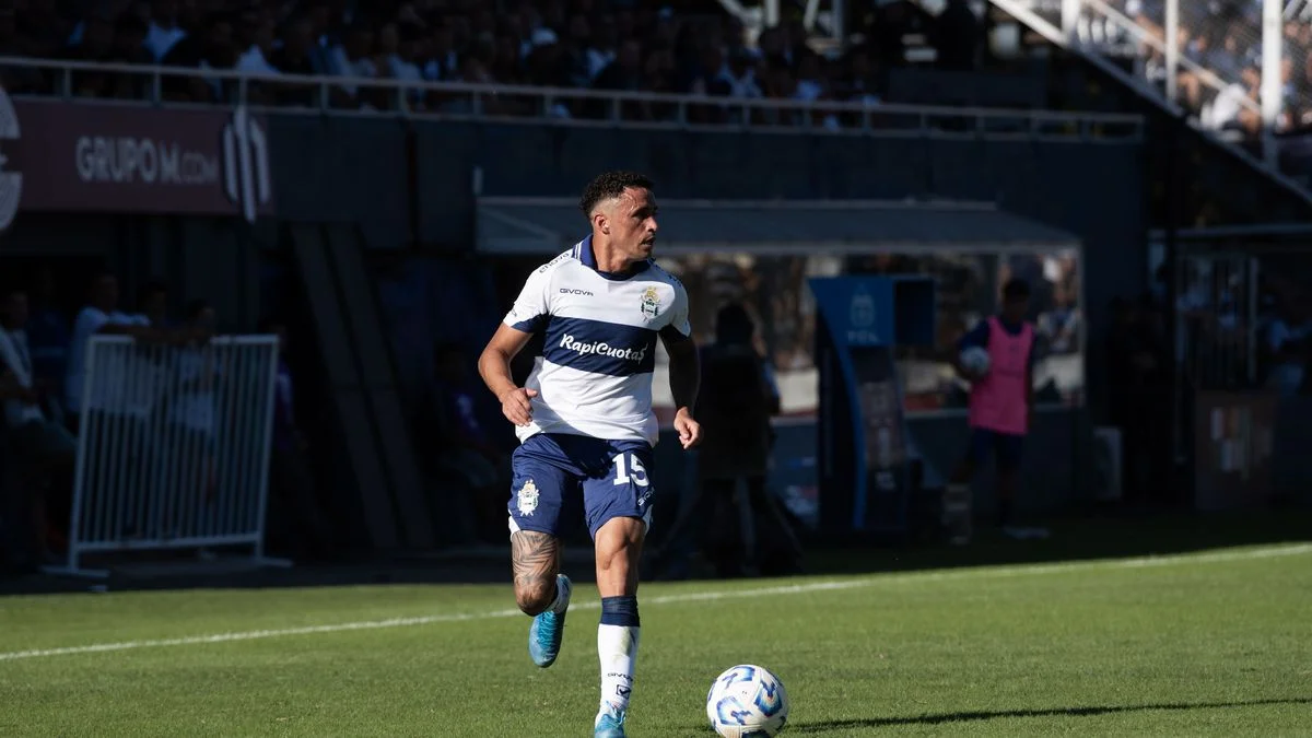 En Uruguay "dan por hecha" la salida de Juan de Dios Pintado de Gimnasia