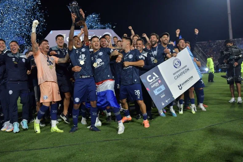 Independiente Rivadavia se qued&oacute; con la Copa Argentina y complic&oacute; a Estudiantes