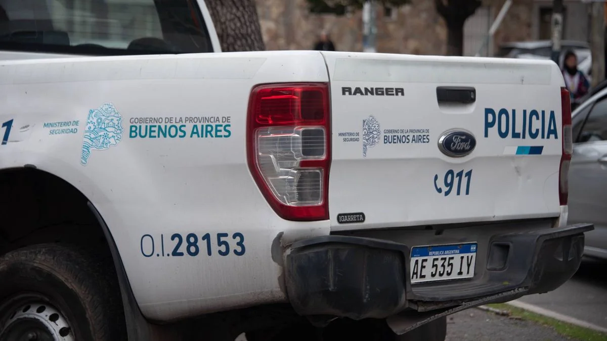 Violento robo en Gonnet: salió al patio a buscar al perro y lo interceptaron