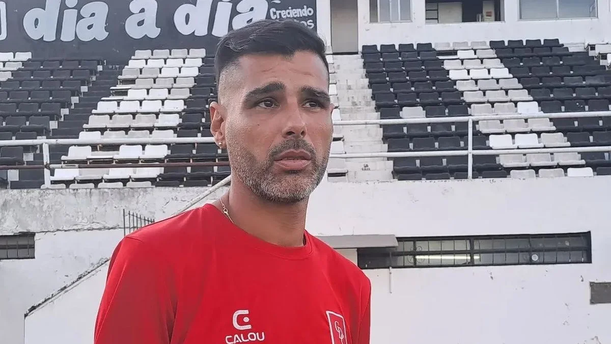 Tras la derrota de Cambaceres, renunció Juan Arias Navarro