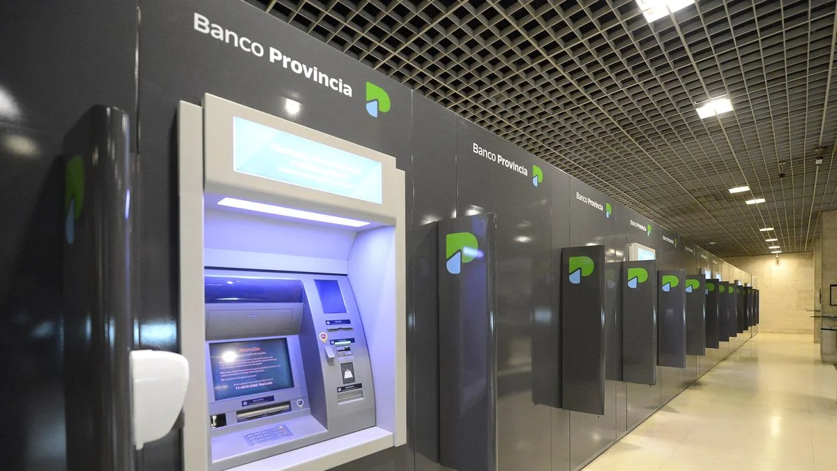 Los bancos de La Plata vuelven a su horario de 10 a 15