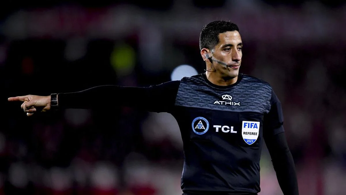 La Liga Profesional de Fútbol definió quién dirigirá el Clásico Platense