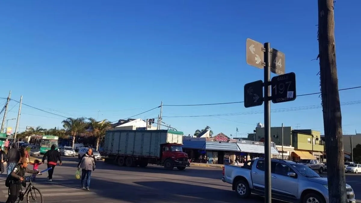 Comerciante denunció a empleada municipal por extorsión en La Plata