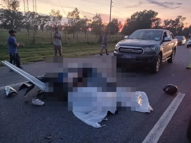 Cuatro j&oacute;venes murieron tras una terrible tragedia vial en La Plata