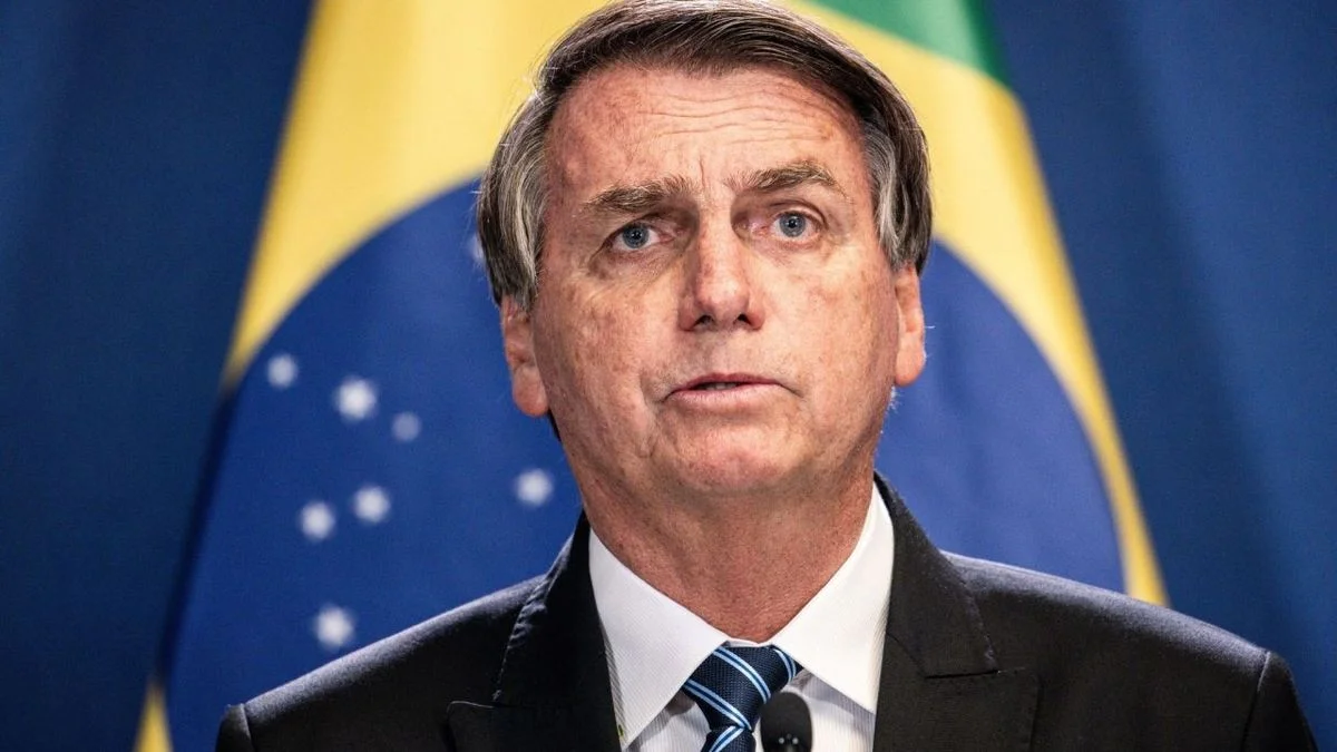 Brasil: Ordenaron la prisión con tobillera para Jair Bolsonaro