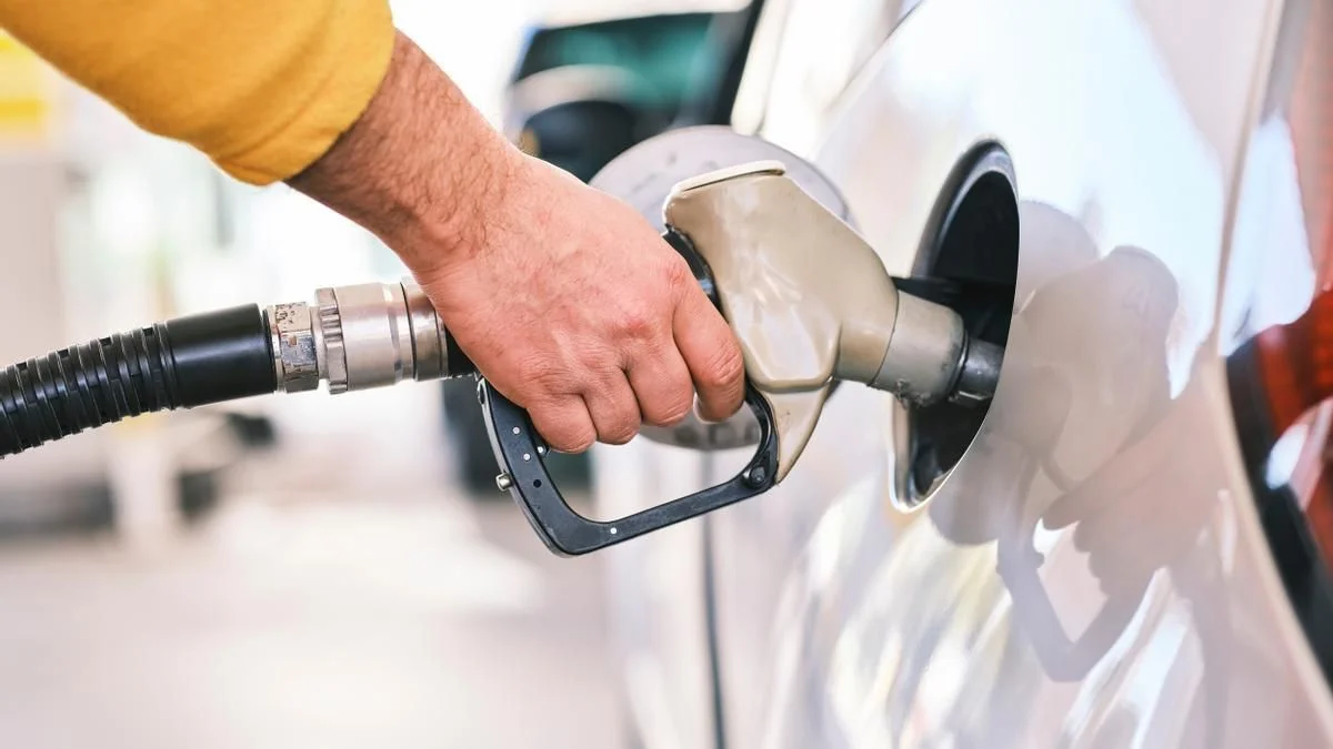 La Libertad Avanza impulsa el autodespacho de combustible en la Provincia