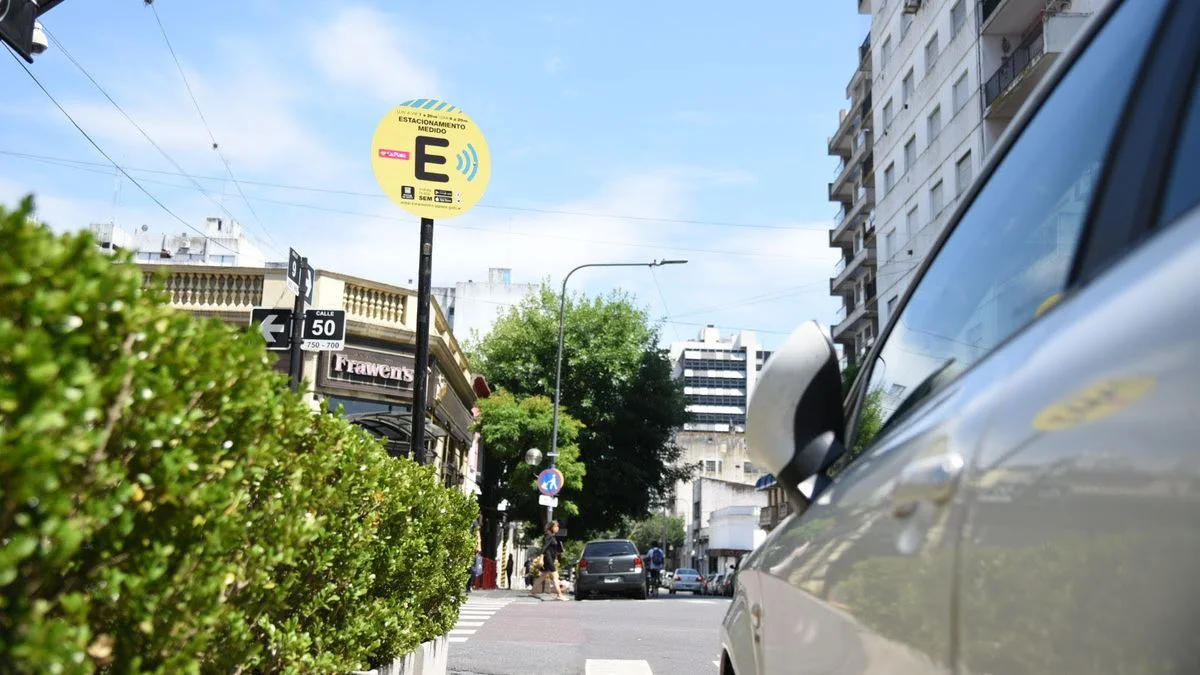 Domingo feriado: Cómo funcionarán los servicios en La Plata