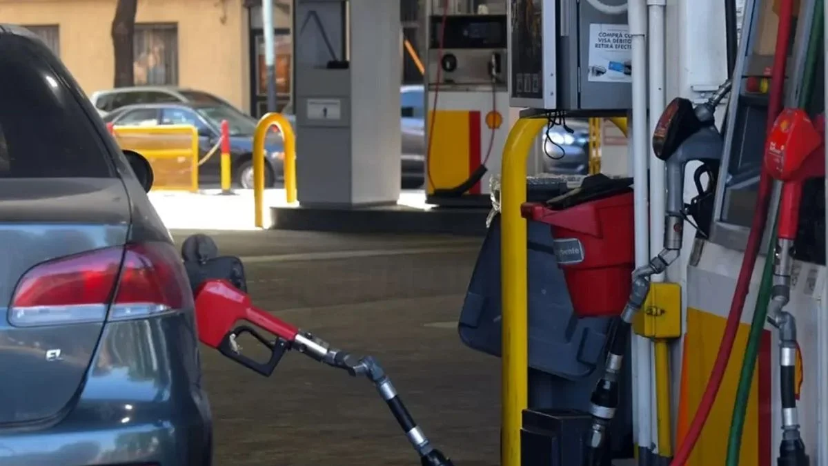 Avanza un proyecto para que informen los aumentos en combustible