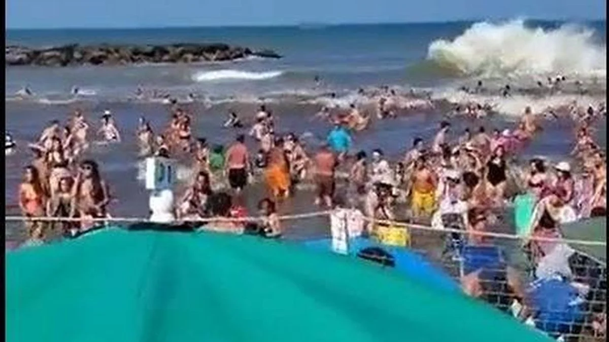 Una ola gigante causó un muerto y 35 heridos en la Costa Atlántica