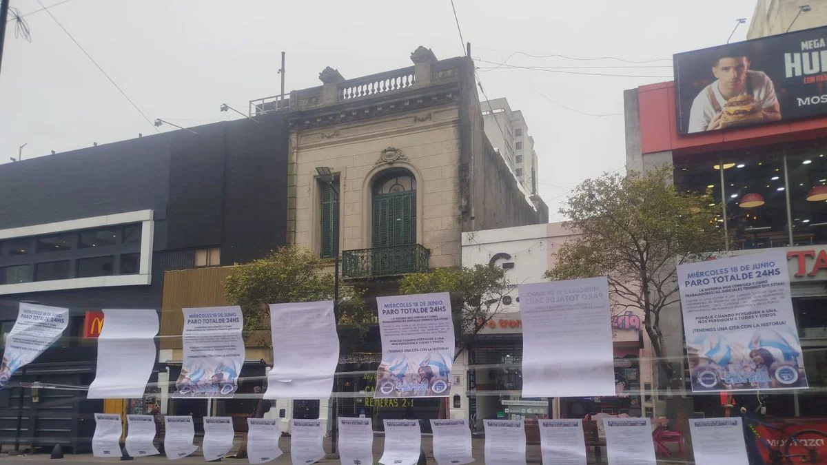 Gremios del Poder Judicial de La Plata paran y marchan por Cristina