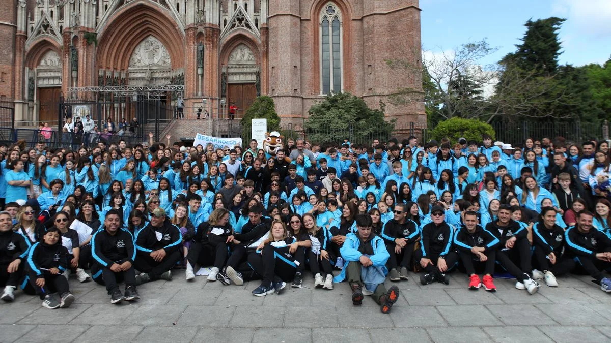 La Plata partió rumbo a los Juegos Bonaerenses en Mar del Plata