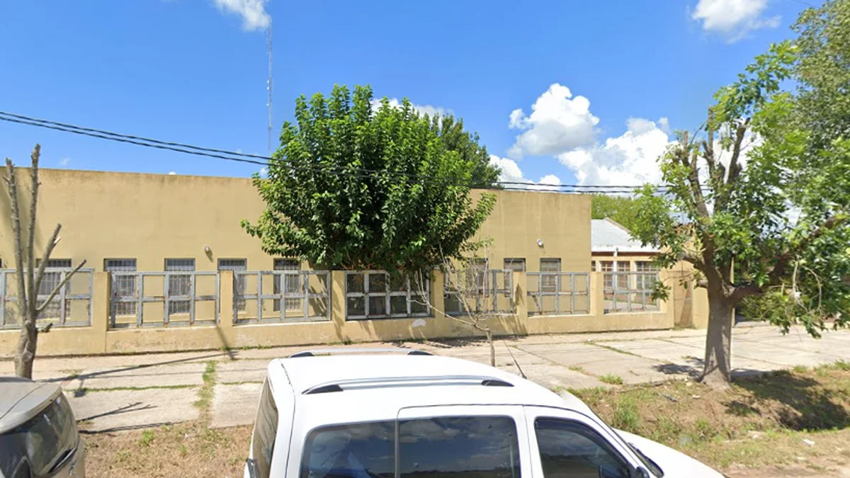 Se robaron varios equipos de sonido de un jardín de La Plata