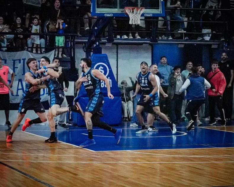 Locura en el Polideportivo Víctor Nethol: Gimnasia avanzó a cuartos de final de la Liga Argentina de Básquet