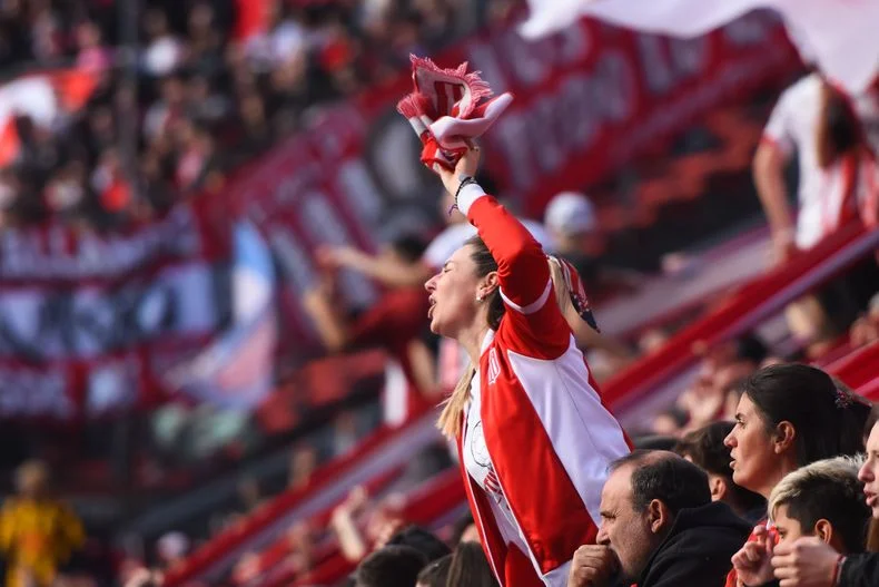 La referencia a Estudiantes en medio de "jugar a lo Peñarol" en Uruguay