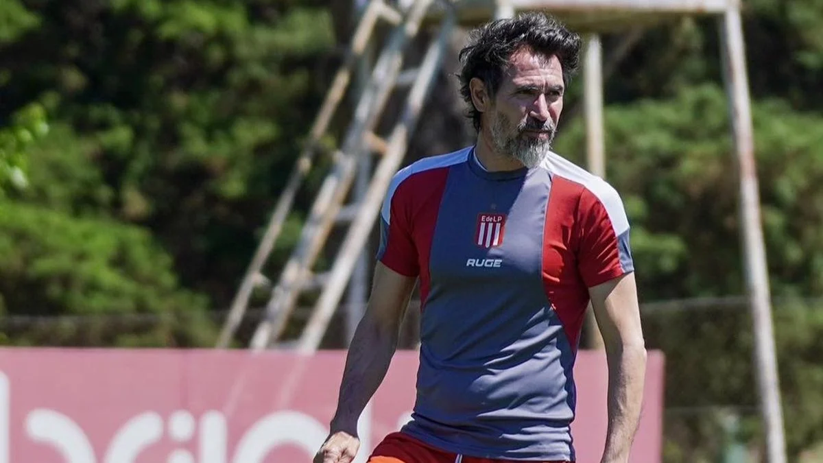 Eduardo Domínguez confirmó los convocados de Estudiantes para visitar a Huracán