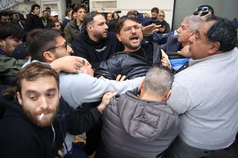 Tras 14 horas detenido, Juan Grabois fue liberado