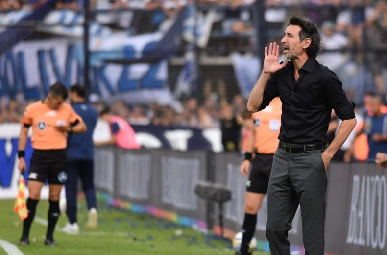 Eduardo Domínguez habló visiblemente emocionado tras la clasificación de Estudiantes a la final del Torneo Clausura