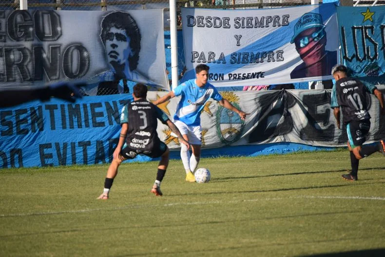 Villa San Carlos gan&oacute; en Berisso y sue&ntilde;a en grande