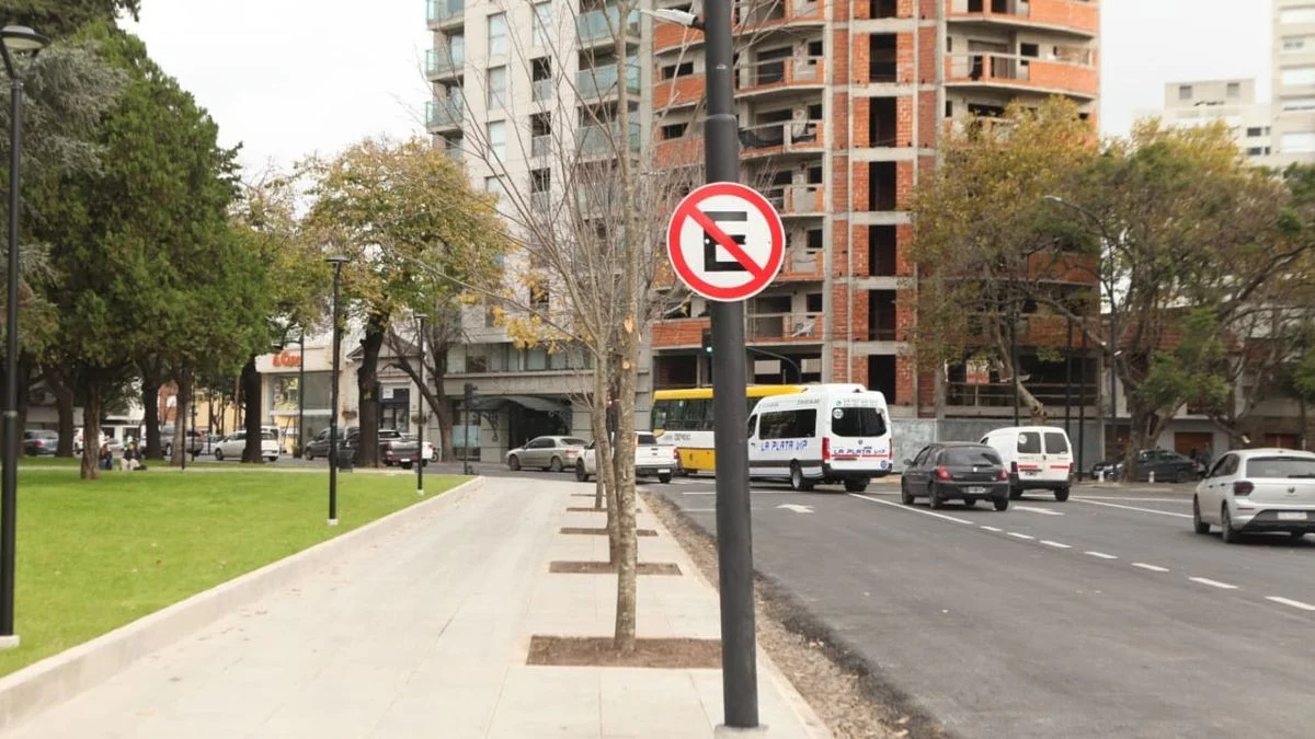 Buscan limitar el estacionamiento en puntos clave de La Plata