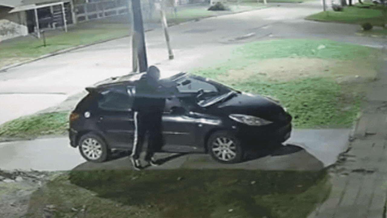 Intentó robar un auto en Tolosa y salió corriendo cuando se activó la alarma