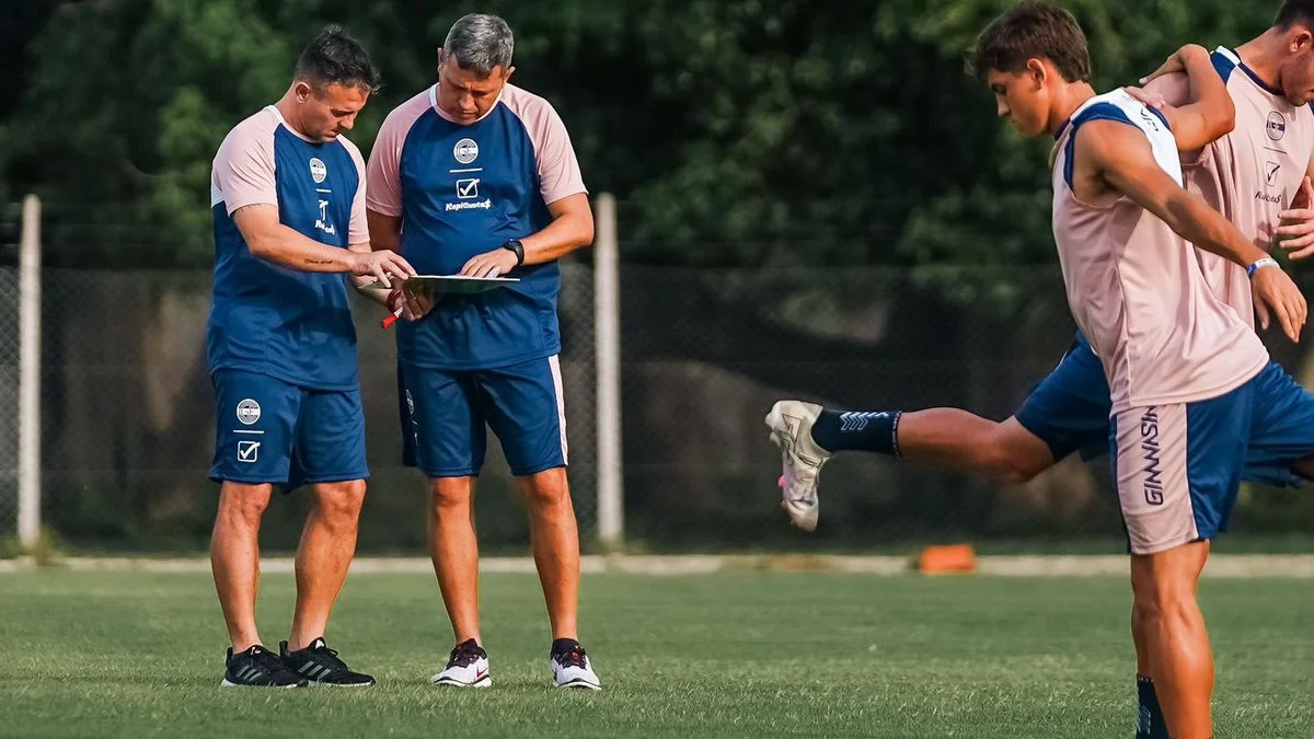 Diego Flores confirmó su primera lista de convocados en Gimnasia