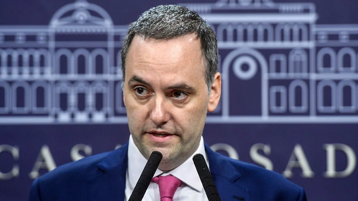 Manuel Adorni defendió sus viajes al exterior: "No tengo nada que esconder"