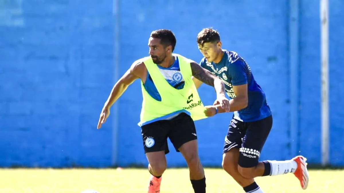 Villa San Carlos hizo fútbol ante los pibes de Gimnasia