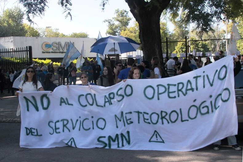 Se viene un "apagón informativo" en el Servicio Meteorológico Nacional