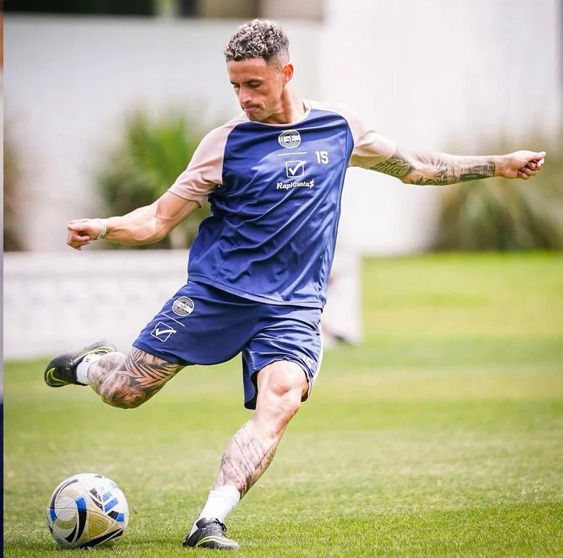 Gimnasia entren&oacute; en Estancia Chica pensando en el partido del lunes