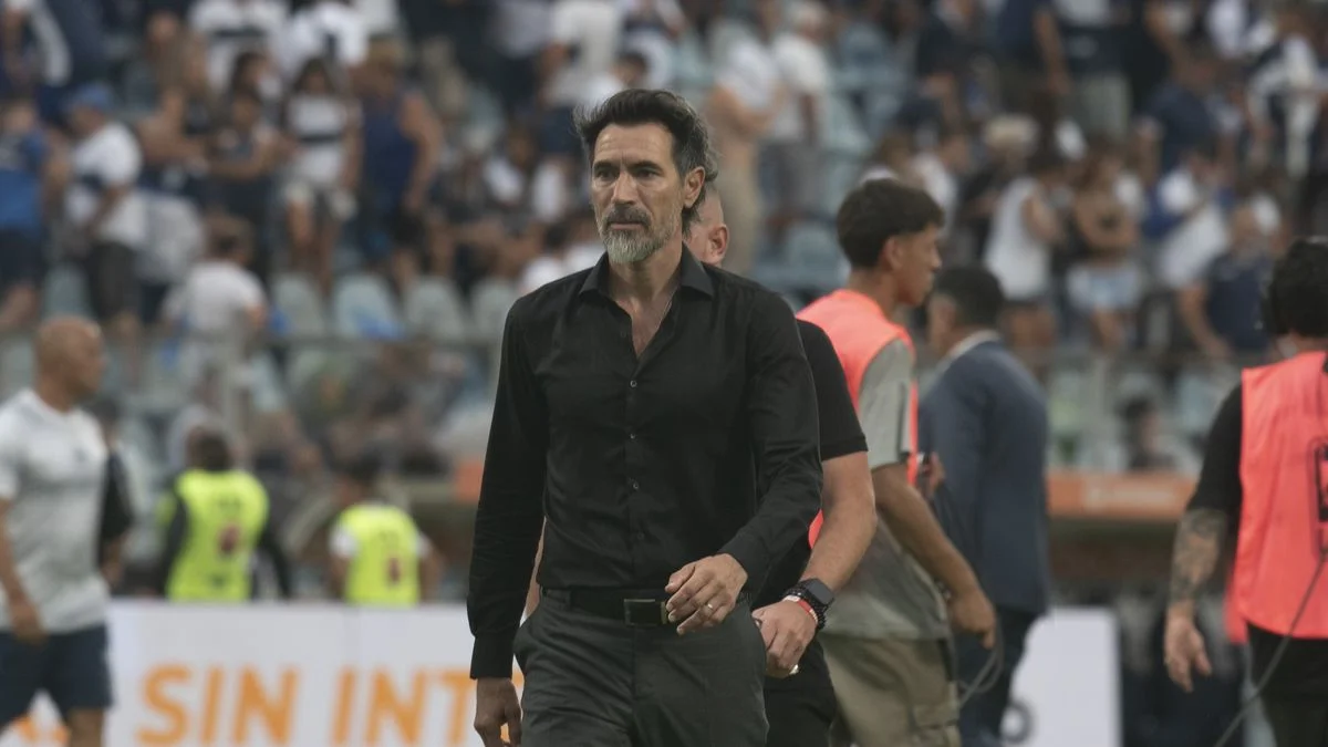 Estudiantes recibe a Sarmiento en la despedida de Eduardo Domínguez