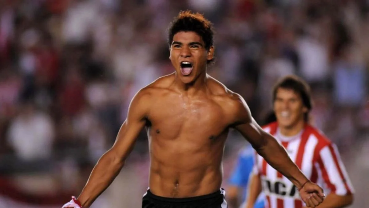El recuerdo de Estudiantes a Maradona con un guiño al 2009