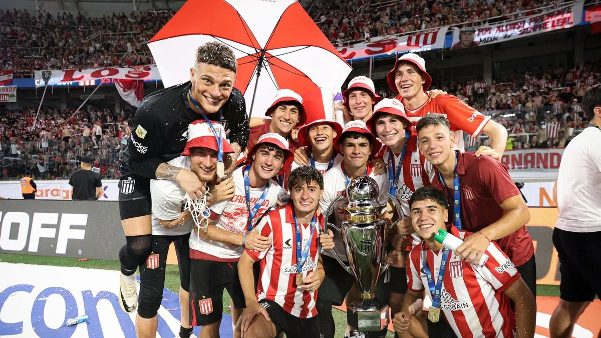 Estudiantes confirmó su primera venta en el actual mercado