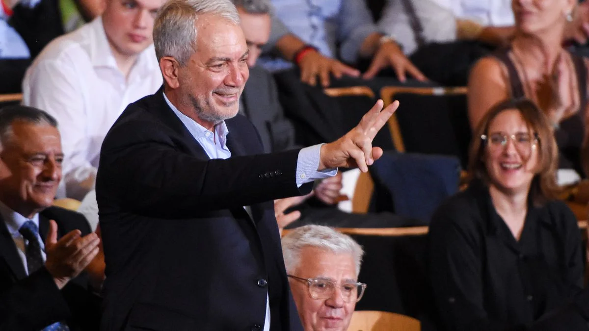 En el kicillofismo sueñan con Julio Alak como presidente del PJ bonaerense