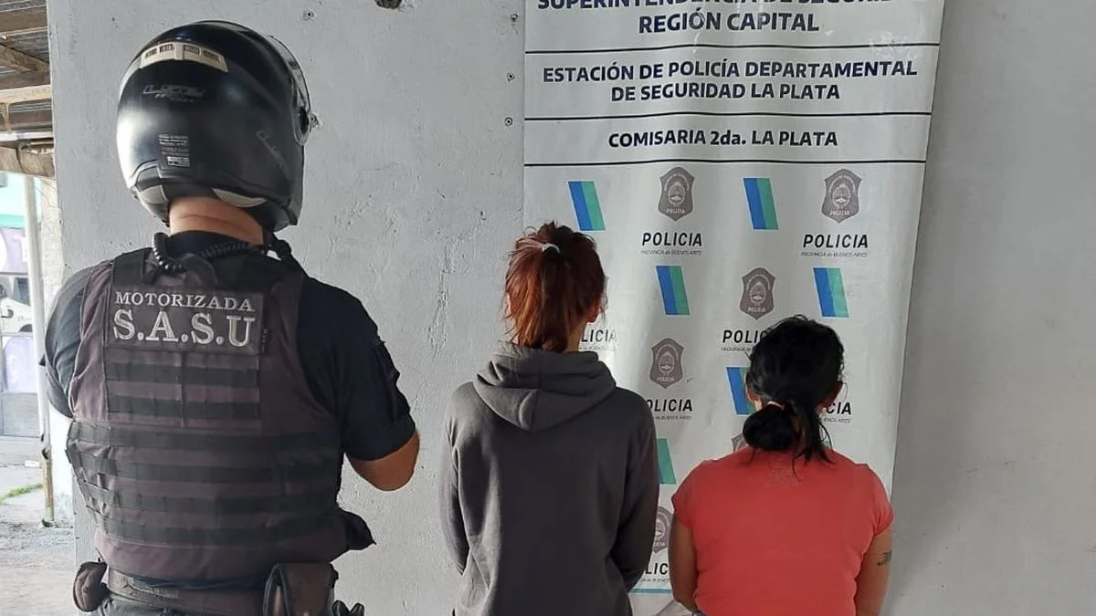 La Plata: dos mujeres circulaban en un auto robado