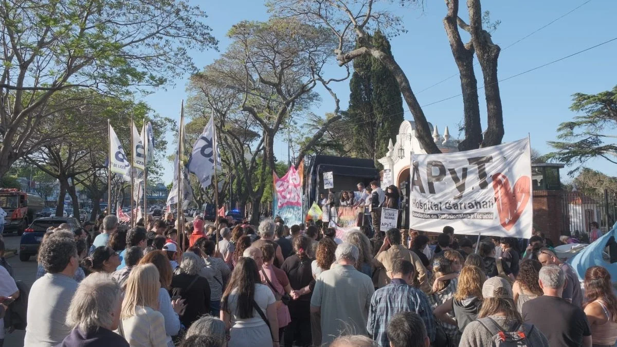 Trabajadores del Garrahan fueron a protestar a la Quinta de Olivos