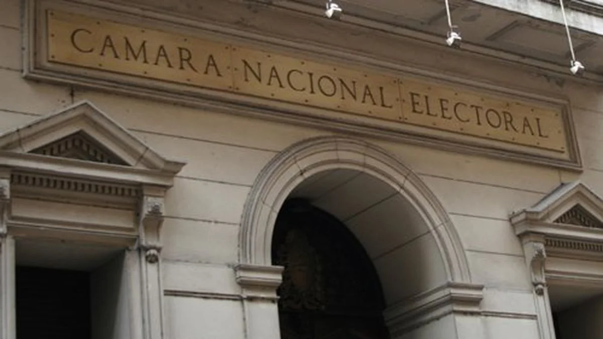 La Cámara Nacional Electoral devolvió la apelación por la reimpresión de boletas
