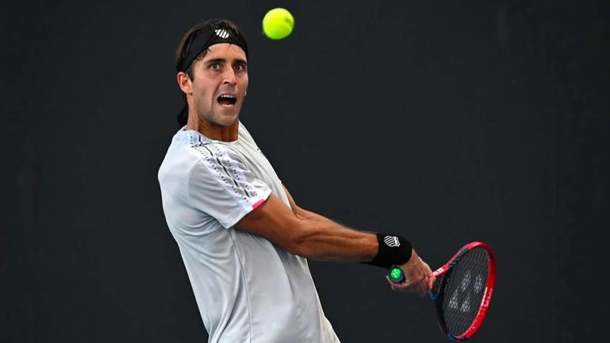 El platense Tomás Etcheverry avanzó en el primer Grand Slam del año