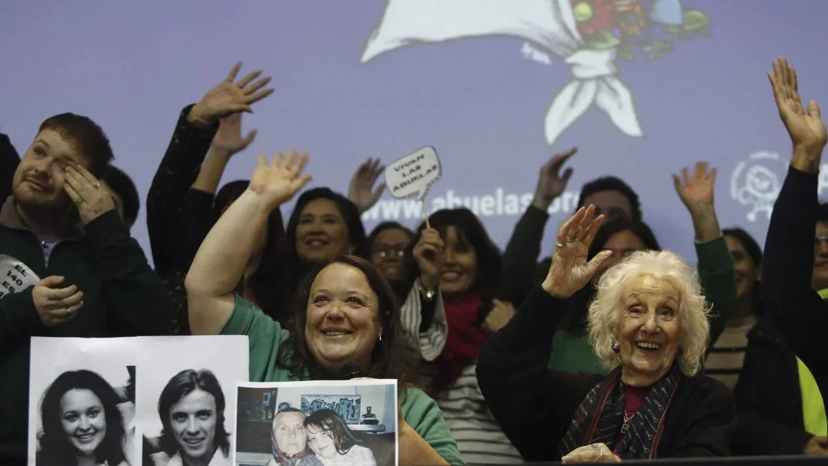 "La lucha no puede ser en soledad": Estela de Carlotto presentó al nieto 140