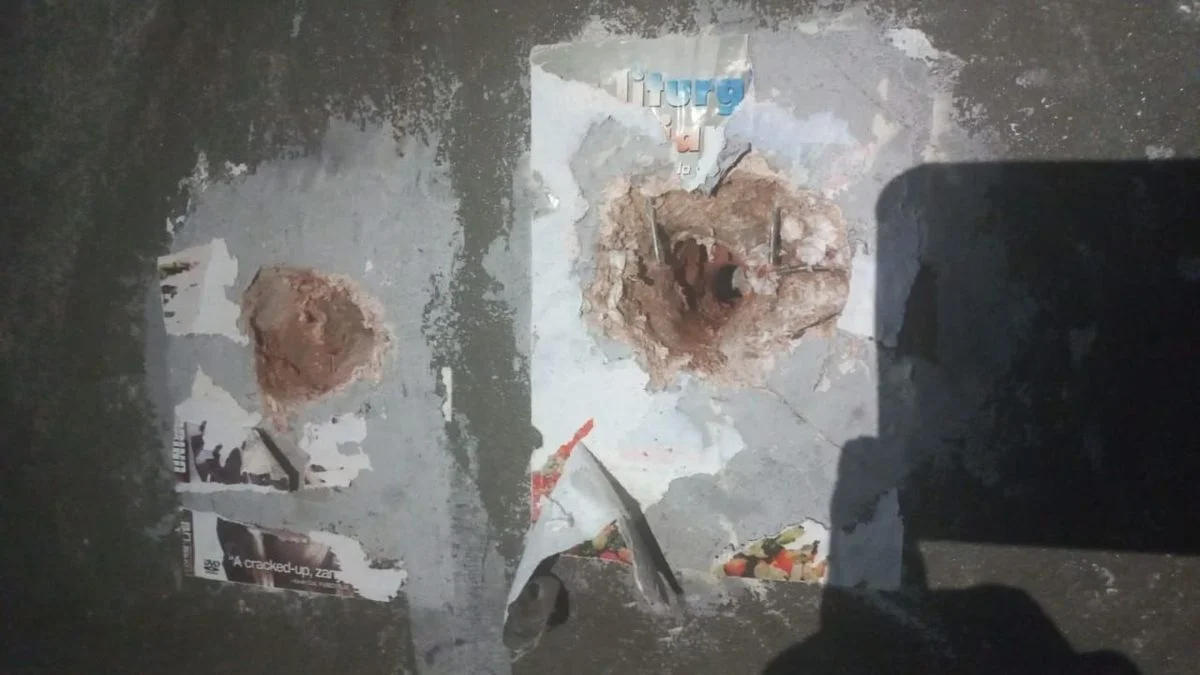 Evitaron un intento de fuga en una cárcel de Capital: presos habían hecho un boquete