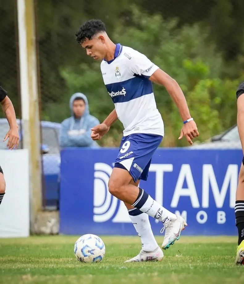 Jorge de As&iacute;s, goleador de la Reserva de Gimnasia en la mira de Diego Flores