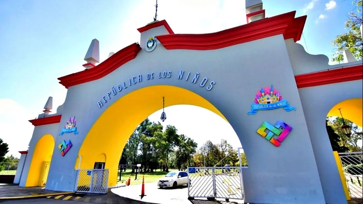 Murió un hombre en el estacionamiento de la República de los Niños